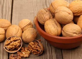 Cách chế biến cháo quả óc chó kết hợp với yến mạch