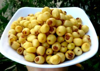 Chè hạt sen nha đam