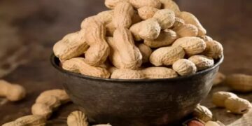 Không nên ăn lạc khi bạn đang bị ho