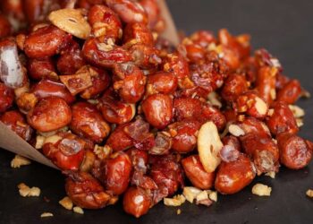 Cách làm đậu phộng lắc tỏi ớt ngon