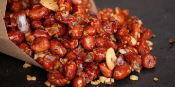 Cách làm đậu phộng lắc tỏi ớt ngon