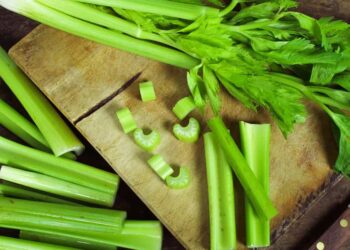 Chọn Các Loại Cần Tây Chất Lượng Cao 