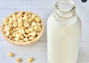 Cách pha chế và trang trí sữa hạt macca