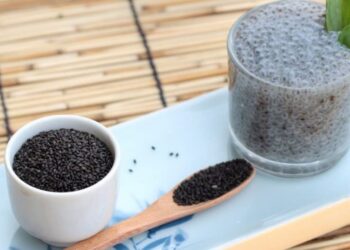 Làm sạch hạt é trước khi ăn